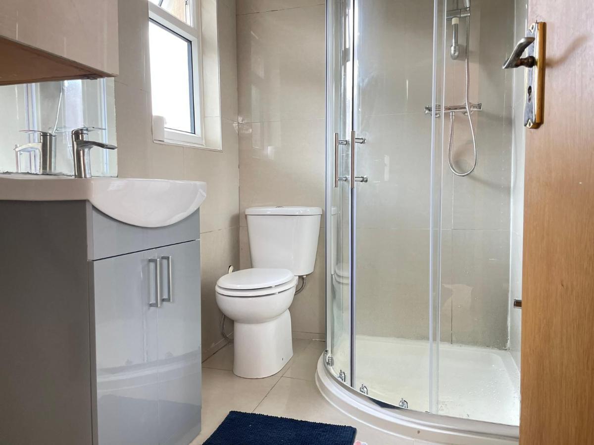 Private Room- Direct Travel Central/ Heathrow Londra Dış mekan fotoğraf