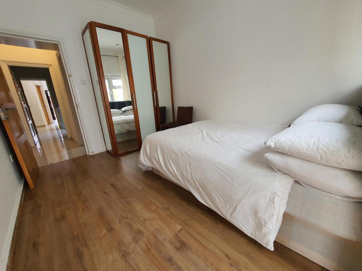 Private Room- Direct Travel Central/ Heathrow Londra Dış mekan fotoğraf