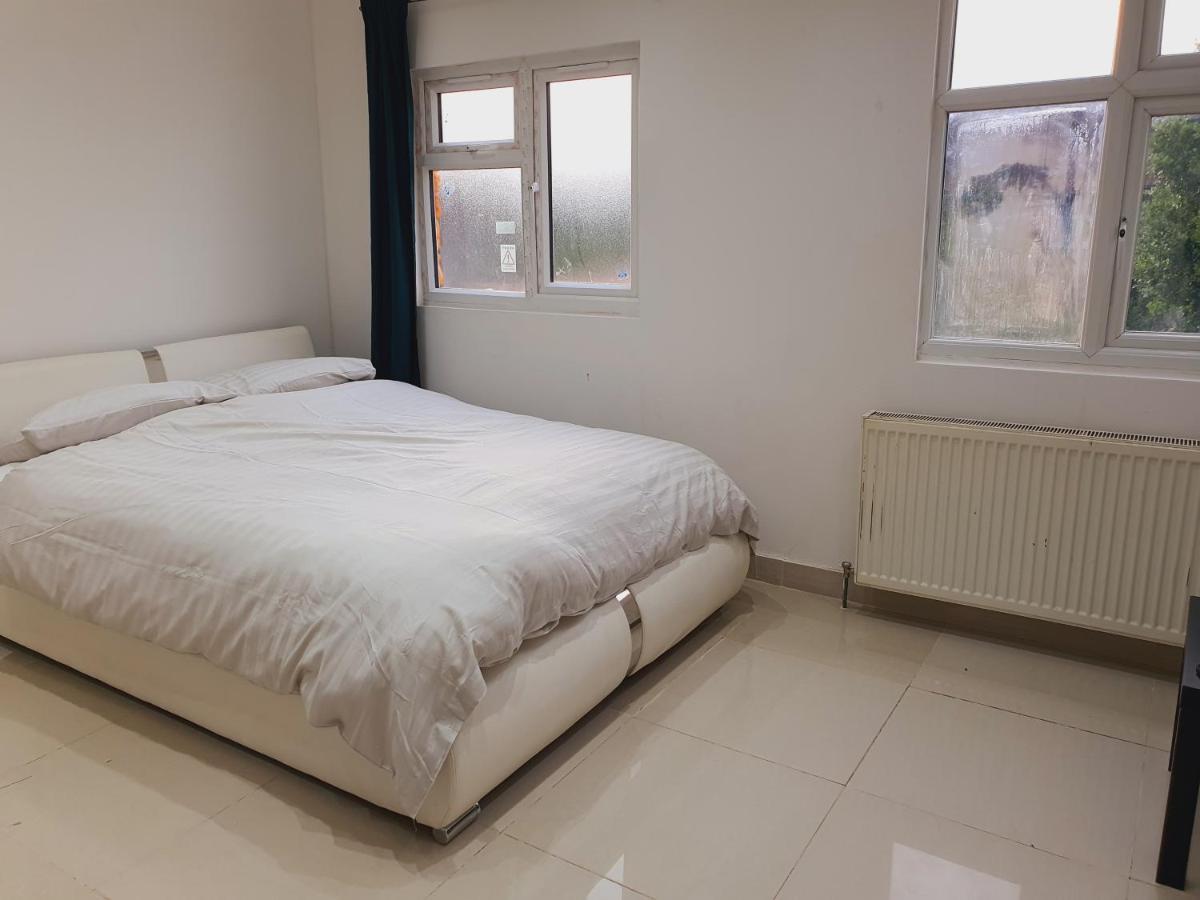 Private Room- Direct Travel Central/ Heathrow Londra Dış mekan fotoğraf